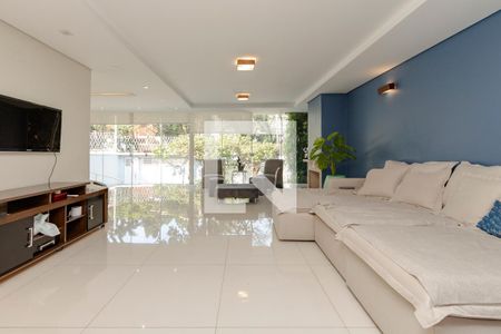 Sala de TV de casa à venda com 4 quartos, 335m² em Brooklin, São Paulo