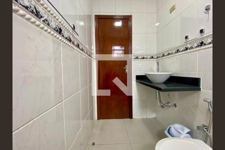 Banheiro de apartamento para alugar com 2 quartos, 78m² em Aviação, Praia Grande