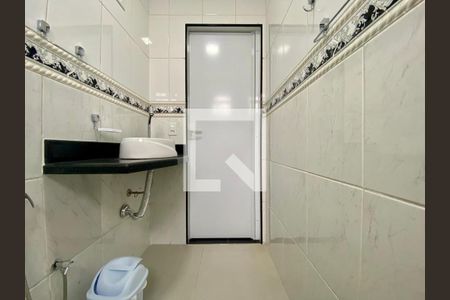 Banheiro da Suíte de apartamento para alugar com 2 quartos, 78m² em Aviação, Praia Grande