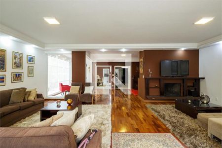 Casa à venda com 5 quartos, 510m² em Parque Colonial, São Paulo