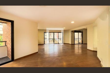 Foto 02 de apartamento à venda com 3 quartos, 204m² em Itaim Bibi, São Paulo