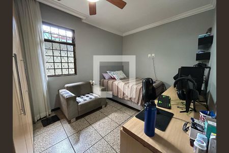 Quarto 1 de casa para alugar com 4 quartos, 315m² em Itapoã, Belo Horizonte
