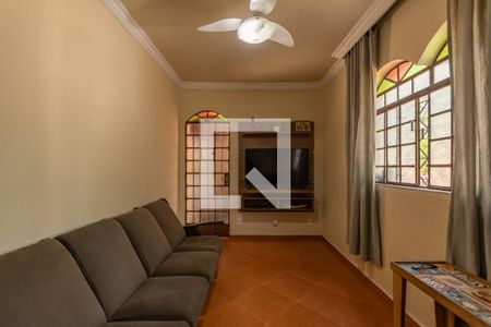Sala 2 de casa à venda com 4 quartos, 180m² em Itapoã, Belo Horizonte