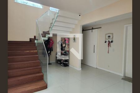 Sala de casa de condomínio para alugar com 4 quartos, 645m² em Barra da Tijuca, Rio de Janeiro