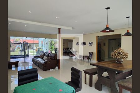 Sala de casa de condomínio para alugar com 4 quartos, 645m² em Barra da Tijuca, Rio de Janeiro