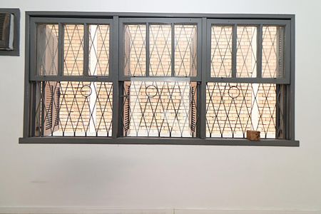Sala - vista da Janela de apartamento para alugar com 3 quartos, 96m² em Navegantes, Porto Alegre