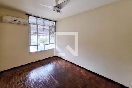 Quarto 1 de apartamento para alugar com 1 quarto, 48m² em Icaraí, Niterói