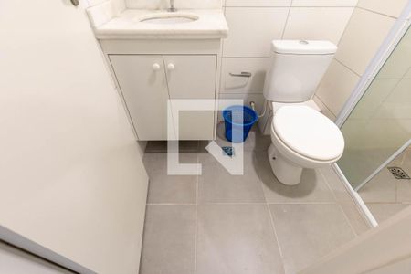 Banheiro de kitnet/studio para alugar com 1 quarto, 26m² em República, São Paulo