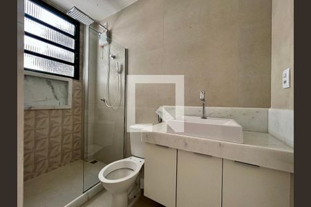 Banheiro social de apartamento à venda com 1 quarto, 37m² em Copacabana, Rio de Janeiro