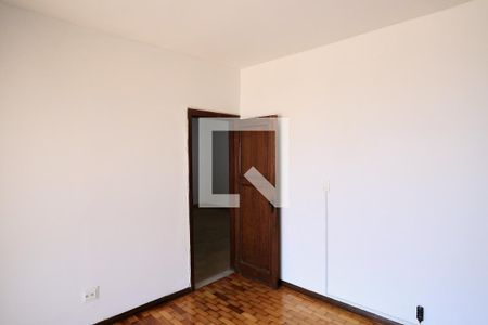 Sala 3 de casa para alugar com 3 quartos, 180m² em Cachoeirinha, Belo Horizonte