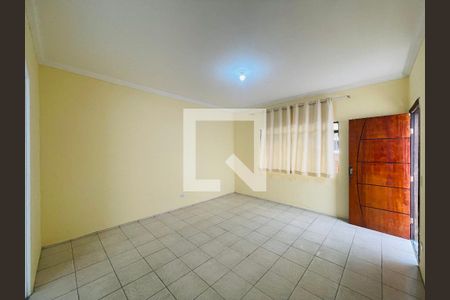 Sala de casa para alugar com 2 quartos, 220m² em Jardim Presidente Dutra, Guarulhos