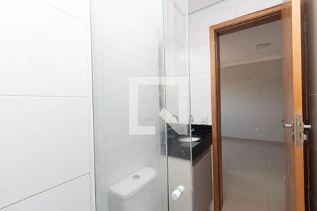 Banheiro de apartamento para alugar com 1 quarto, 30m² em Parque Ramos Freitas, São Paulo