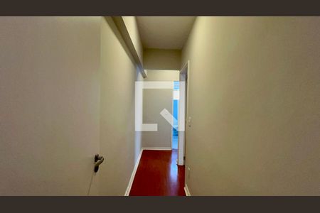 Corredor de apartamento para alugar com 2 quartos, 67m² em Cerqueira César, São Paulo