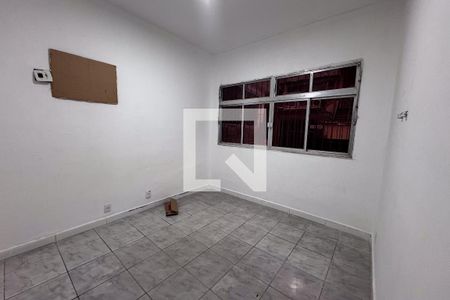 Quarto de casa para alugar com 2 quartos, 212m² em Vila Oito de Maio, Duque de Caxias