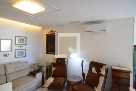 Sala de apartamento para alugar com 2 quartos, 70m² em Barra da Tijuca, Rio de Janeiro