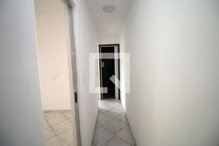 Corredor de apartamento para alugar com 2 quartos, 60m² em Irajá, Rio de Janeiro