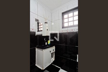 Lavabo de casa para alugar com 4 quartos, 263m² em Vila Cavaton, São Paulo