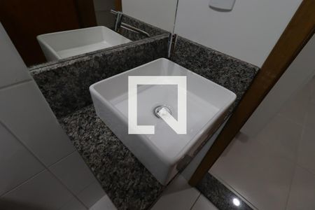 Banheiro de kitnet/studio para alugar com 1 quarto, 17m² em Vila Sao Pedro, Santo André