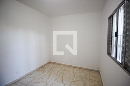 Quarto 2 de casa para alugar com 2 quartos, 68m² em Parque Ipe, São Paulo