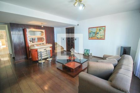 Sala de casa para alugar com 4 quartos, 385m² em Vila Prudente, São Paulo