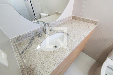 Banheiro de kitnet/studio para alugar com 1 quarto, 22m² em Paraíso, São Paulo