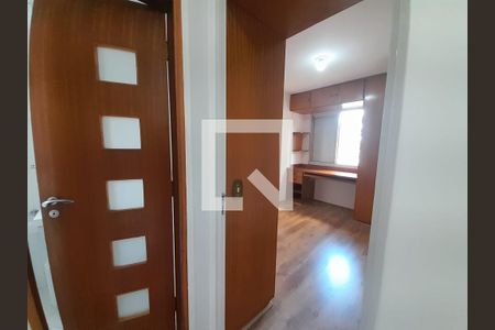 Corredor de apartamento para alugar com 2 quartos, 57m² em Vila Emir, São Paulo