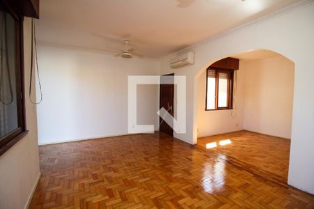 Sala de casa à venda com 3 quartos, 177m² em Guarujá, Porto Alegre