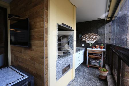 Varanda gourmet de apartamento à venda com 3 quartos, 220m² em Vila Suzana, São Paulo