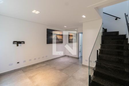 Sala de casa de condomínio para alugar com 2 quartos, 87m² em Vila Guilhermina, São Paulo