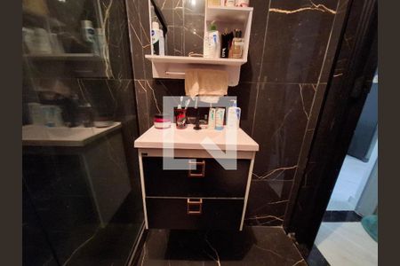 Banheiro de apartamento à venda com 1 quarto, 45m² em Lapa, Rio de Janeiro