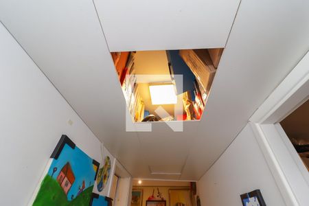 Corredor de apartamento para alugar com 2 quartos, 44m² em Jardim Helena, São Paulo