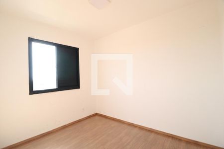 Quarto 1 de apartamento para alugar com 2 quartos, 48m² em Novo Mundo, Uberlândia