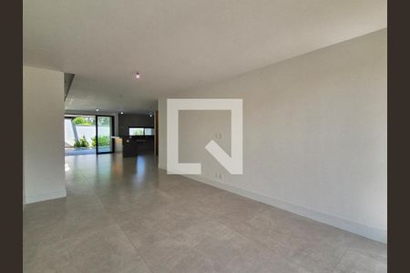 Sala de casa de condomínio à venda com 5 quartos, 440m² em Vargem Grande, Rio de Janeiro