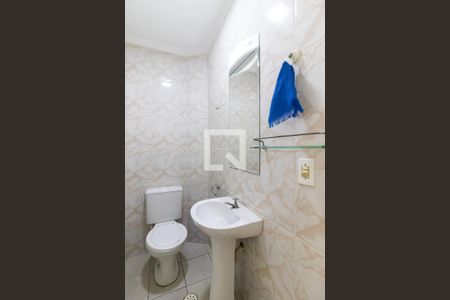 Lavabo de casa de condomínio para alugar com 2 quartos, 72m² em Vila Tupi, Praia Grande