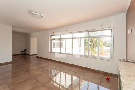 Sala de casa para alugar com 4 quartos, 420m² em Jardim Prudência, São Paulo