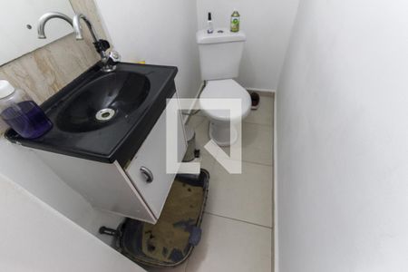 Lavabo de casa de condomínio para alugar com 2 quartos, 60m² em Cidade Líder, São Paulo