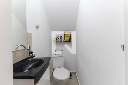 Lavabo de casa de condomínio para alugar com 2 quartos, 60m² em Cidade Líder, São Paulo