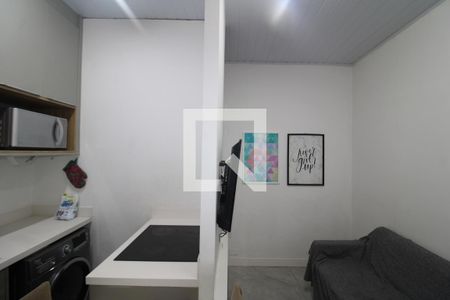 Sala/Cozinha de kitnet/studio para alugar com 1 quarto, 27m² em Carandiru, São Paulo