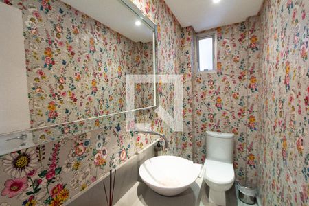 Lavabo de apartamento à venda com 3 quartos, 138m² em Itaim Bibi, São Paulo