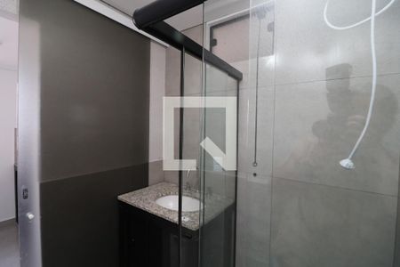 Banheiro de kitnet/studio para alugar com 1 quarto, 40m² em Vila Nova York, São Paulo