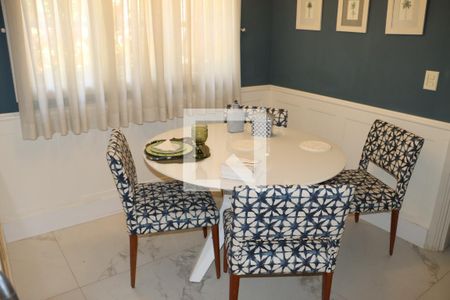 Casa de Condomínio para alugar com 6 quartos, 1200m² em Jardim Mediterraneo, Cotia