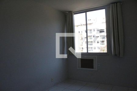Quarto 1 de apartamento para alugar com 1 quarto, 35m² em Pechincha, Rio de Janeiro