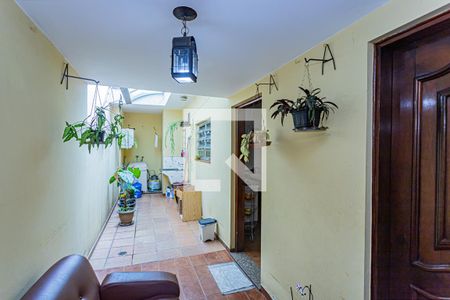 Área de servico e entrada de casa à venda com 5 quartos, 330m² em Parque São Domingos, São Paulo