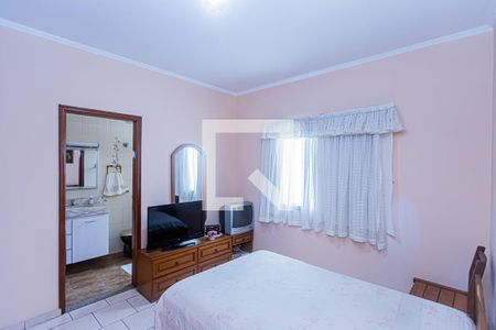 Suite de casa à venda com 6 quartos, 330m² em Parque São Domingos, São Paulo