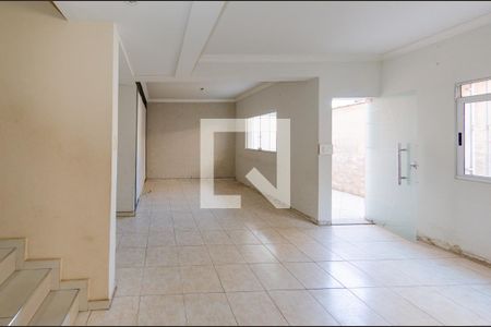 Sala de casa para alugar com 3 quartos, 200m² em Nova Cintra, Belo Horizonte