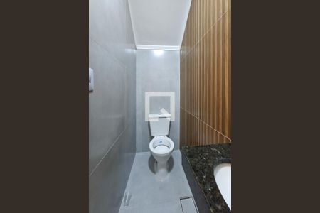 Lavabo de casa de condomínio para alugar com 2 quartos, 60m² em Nova Mirim, Praia Grande