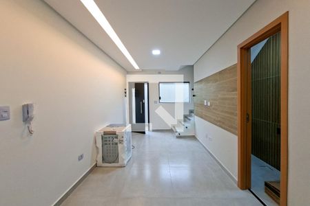 Sala de casa de condomínio para alugar com 2 quartos, 60m² em Nova Mirim, Praia Grande