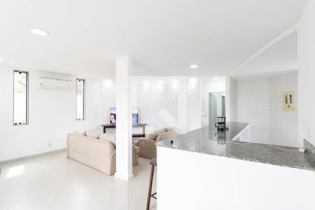 Sala/Cozinha de casa para alugar com 2 quartos, 320m² em Guaratiba, Rio de Janeiro