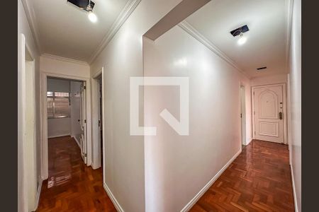 Corredor de apartamento à venda com 3 quartos, 126m² em Laranjeiras, Rio de Janeiro