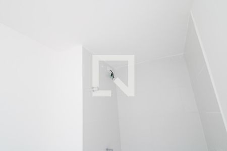 Banheiro da Suíte de apartamento para alugar com 1 quarto, 28m² em Jardim Itacolomi, São Paulo